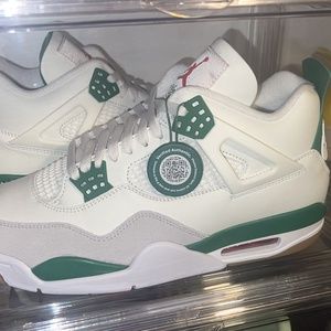 Jordan 4 pine green SB size 10.5 nib